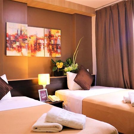 The Studio 18 Residences Manila Exterior photo
