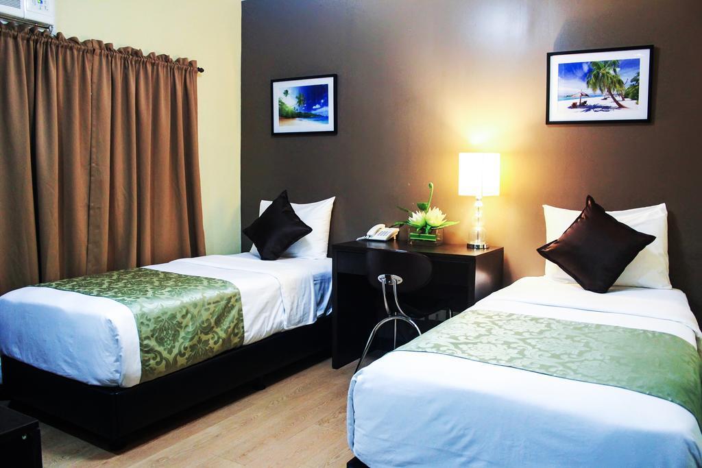 The Studio 18 Residences Manila Exterior photo