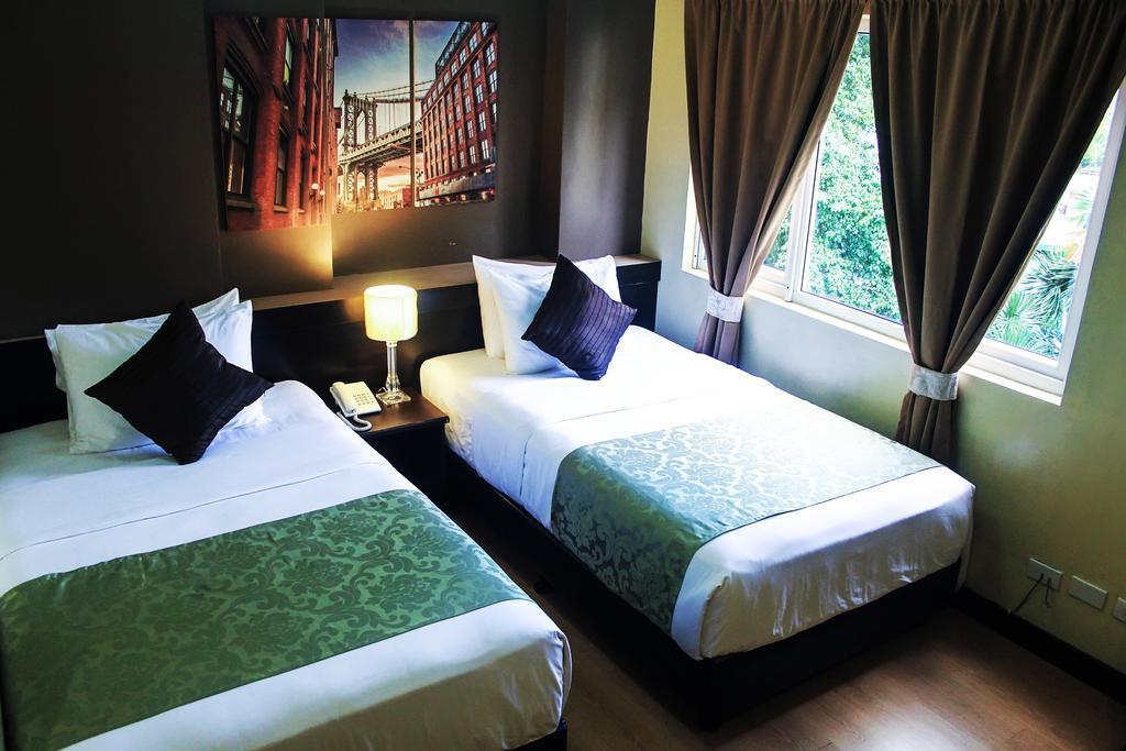 The Studio 18 Residences Manila Exterior photo