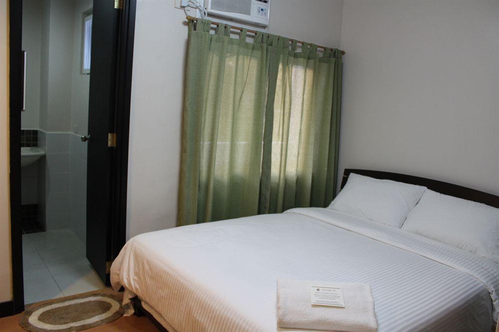 The Studio 18 Residences Manila Exterior photo